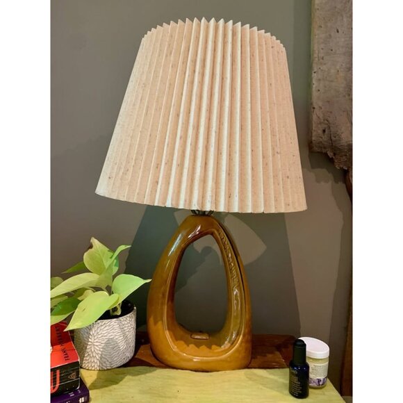 Vintage Mid Modern Mustard Lamp - Picture 2 of 5
